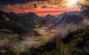 Soaring Above Marrakech: The Magic of a Hot Air Balloon Flight with a Berber Breakfast